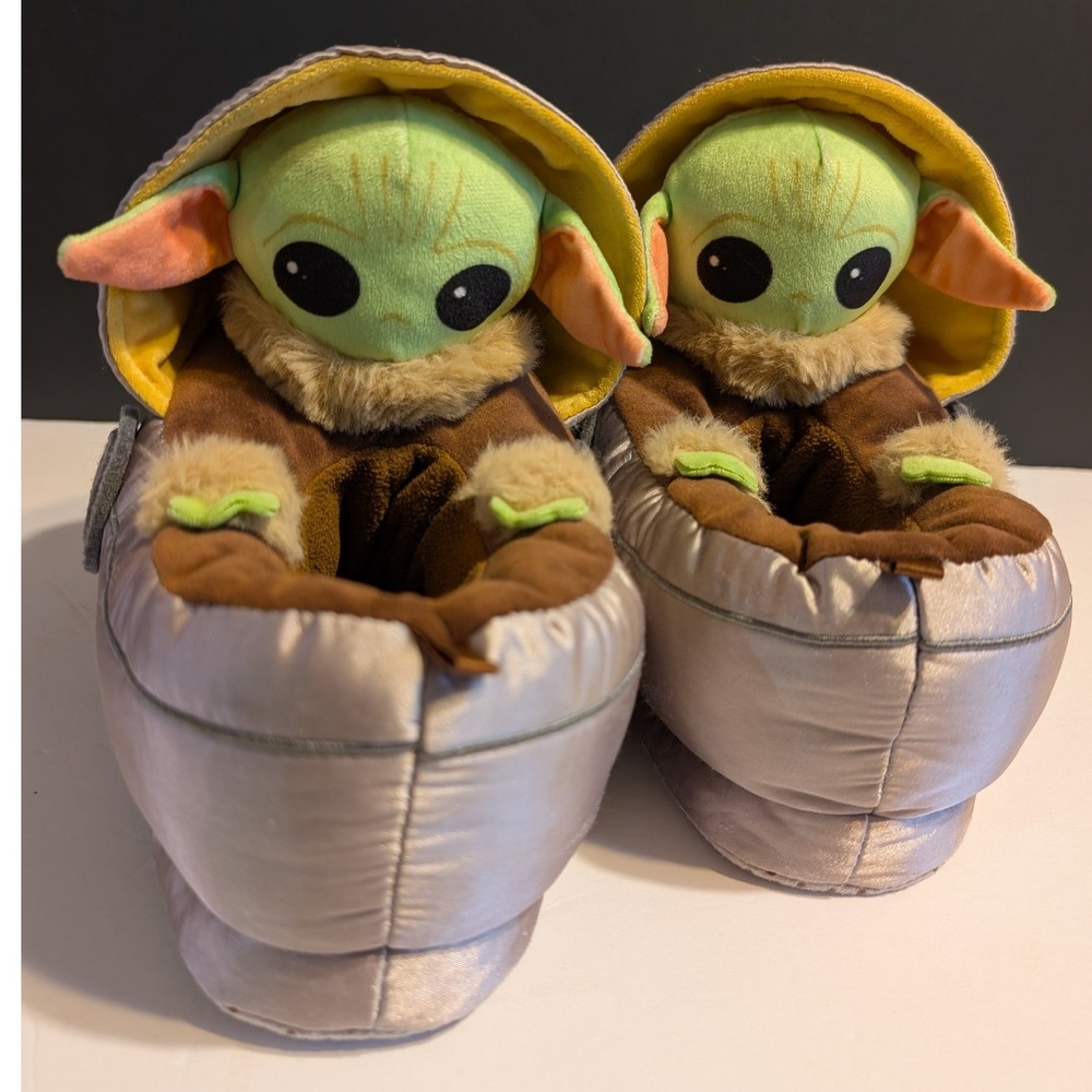Gap Star Wars Grogu Mandalorian Hover Pram Plush Slippers Silver Kids 1/2